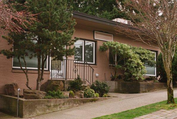 Street view of The Vasectomy Clinic in Seattle.