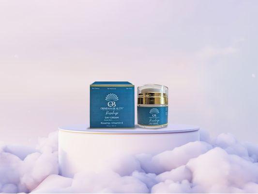 Rosehip day cream with Vitamin E to soothe and nourish.