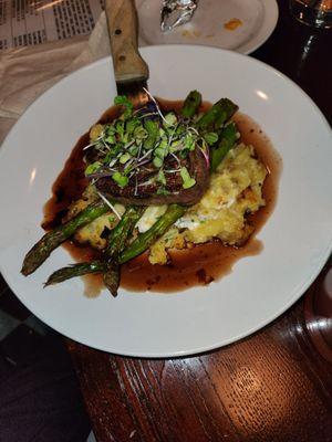 Filet with smashed potatoes and asparagus.