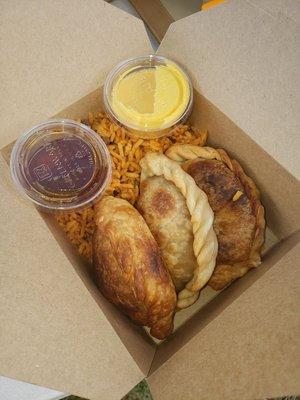 Our Boba Bento Box is a crowd favorite! Comes with 3 empanadas of your choice, 1 side and a 12 oz. bubble tea.