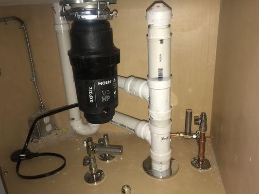 Kitchen sink piping