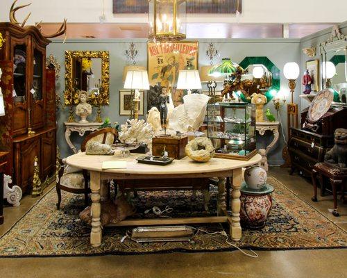 Acanthus Antiques