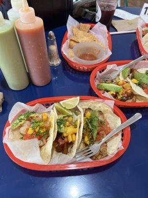 CAMARON AL CHIPOTLE, CAMARON AL AJILLO, TILAPIA AL DIABLO, TILAPIA MANTEQUILLA taco