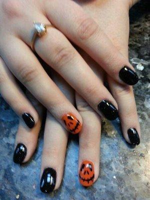 Get your Halloween nails here!