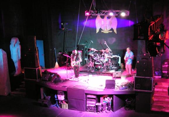 A nice big stage that can be seen from all over the venue. This pic was taken from the "chill room" on the 3rd level. Mountaindawg's onstage