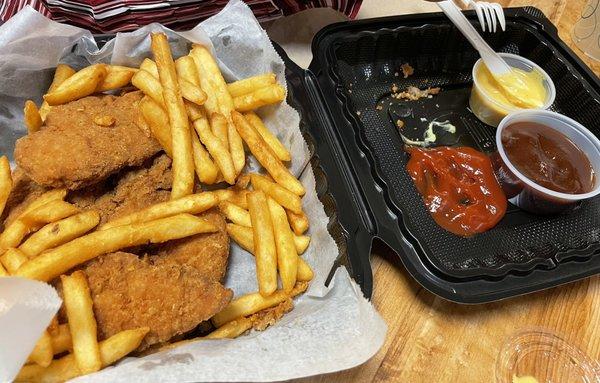 Chicken Fingers& Fries Basket