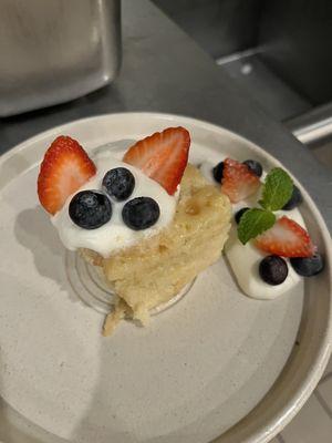 Tres' Leches w/fresh fruit