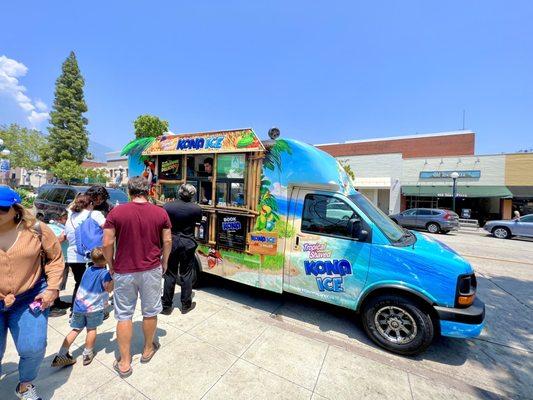 Kona ice truck yum!