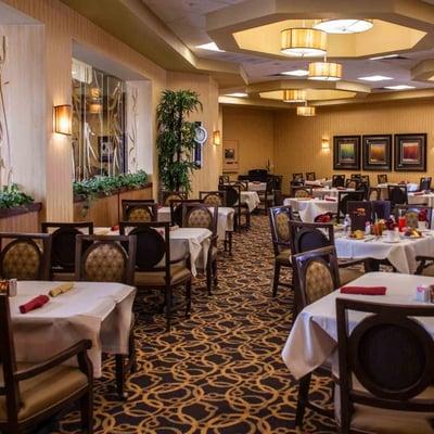 Meadowbrook Restaurant: Flexible hours (7 am to 7 pm daily) allow you to dine at your convenience.