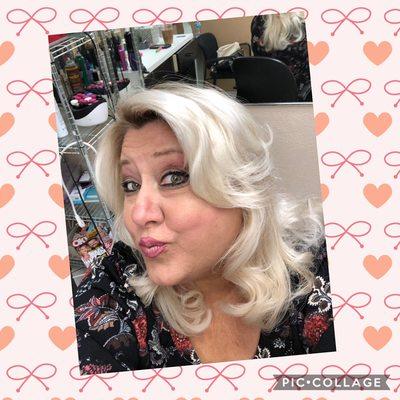 Soft waves platinum blonde