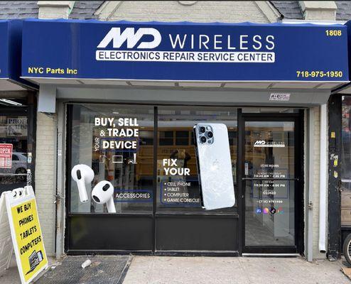 "Cracked screen? We'll fix it fast! Visit MD Wireless for top-notch cell phone repair services."Battery issues? Get a quick replacement