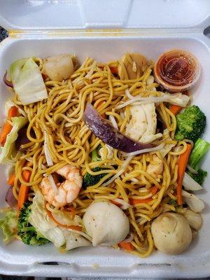 Seafood Chow Mein