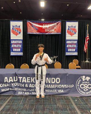 Jerry Huang wins 1st place in the 12-14 Male Traditional Poomsae division at the 2021 AAU National Championships!