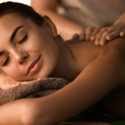 Soothing relaxation massage to destress body & mind.