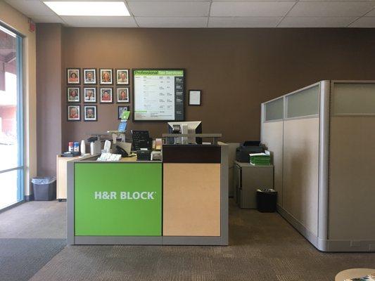 H&R Block Scottsdale location - 2:15pm on a Sunday