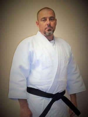 Pelletier Sensei, Licensed Menkyosei Shidoin in Classical Kenjutsu and Sogobujutsu.