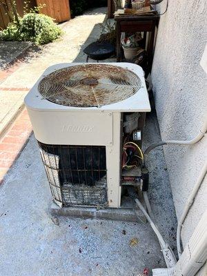 Old condenser unit, definitely need a new one