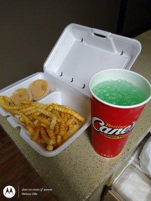 Fries, Cane Sauce and Green Lemonade!