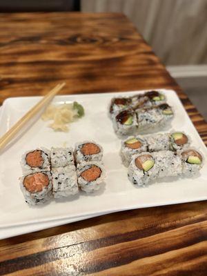 Great lunch specials. Spicy tuna, Philadelphia, & Eel avocado rolls.