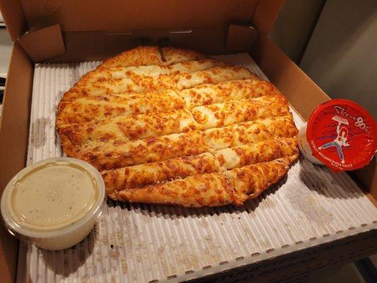 Extreme Cheese Bread with Ranch and Marinara