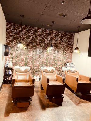 Natural Hair Salon Shampoo room
 Laurel, Bowie, College Park