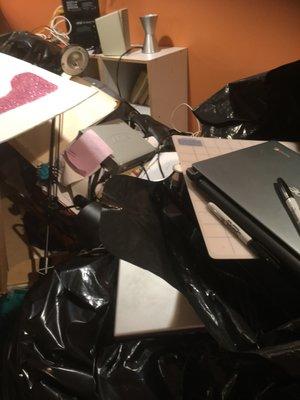 Electronic property just thrown in bag. Major disregard for customers belongings. Many missing and broken items.