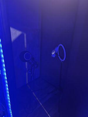 Spacious single recording booth