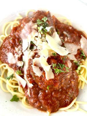 spaghetti with meatballs : $10 lunch menu!