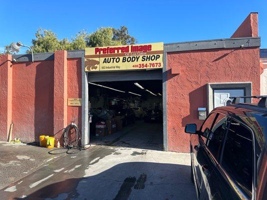 Body shop entrance