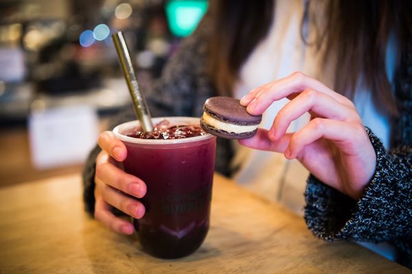 Blueberry Jazmine Tea with Boba and Lychee Jelly! Also the honey lavender macaron