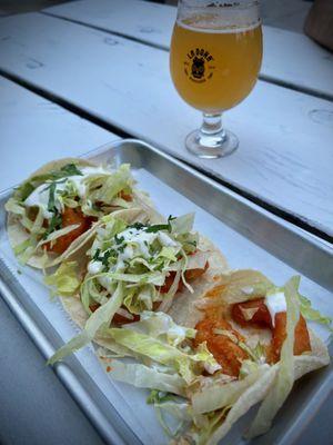 La Dona Cerveceria tacos