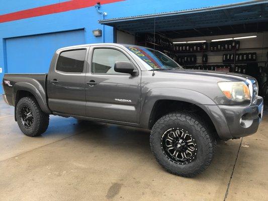 2.5 level kit RDR wheels BFG tires