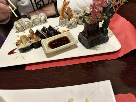 Good presentation and great tempura.