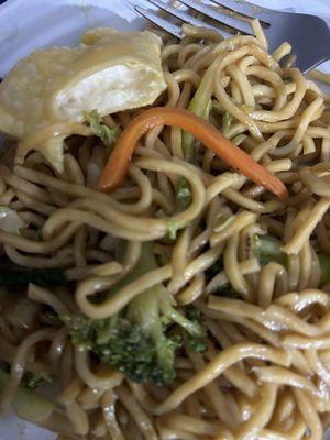 Vegetable lo mein and crab Rangoon