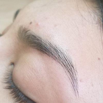 Eyebrows threading