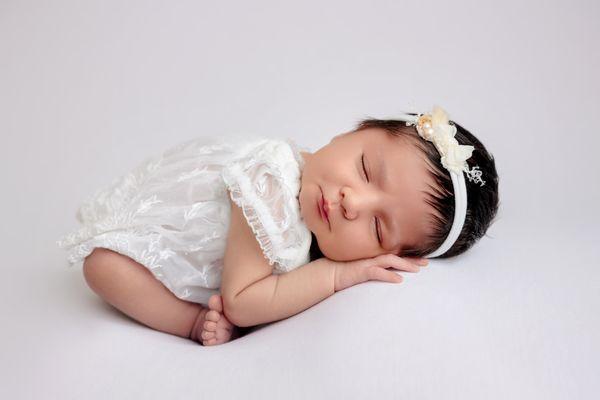 Orange County Luxury In-Home Newborn Photography. Call or text 714-300-8670 for inquiry.