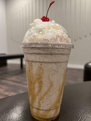 Cookies N Cream Milkshake with Caramel Sauce