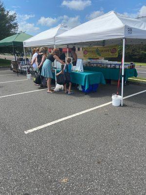 Pickle Lucius at the farmers market