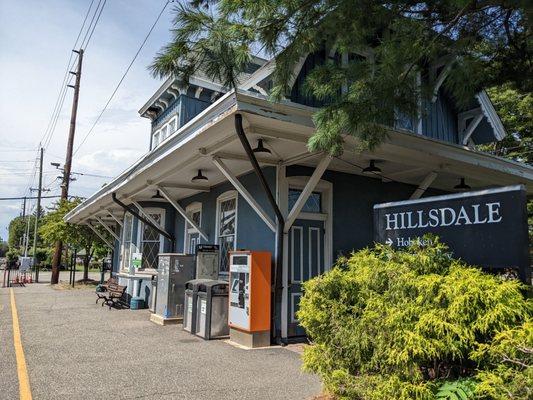 Hillsdale Station