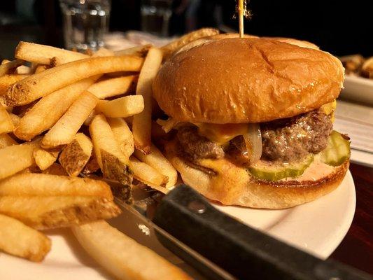 Jucy Lucy: the best burger in Tacoma.