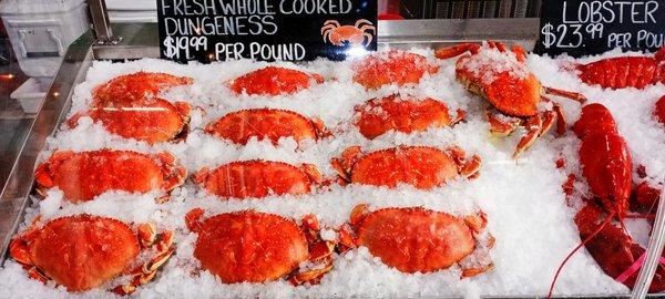 Fresh Cooked Dungeness and Lobster Daily