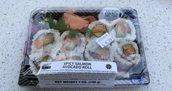 Spicy salmon avocado roll