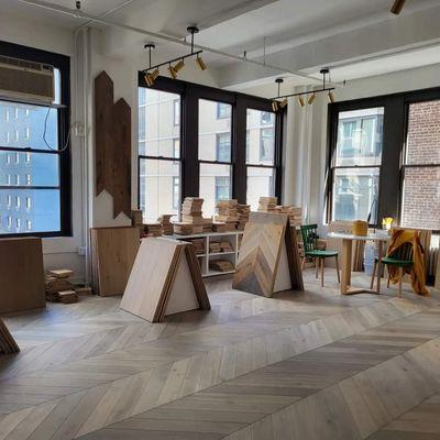 Wood flooring showroom and store to choose and buy wood flooring herringbone, chevron and wide plank