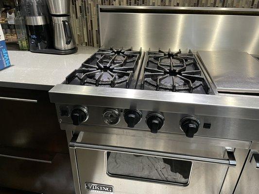 Viking  Professional Oven Range and Stove Top repair and service.
 Viking oven calibrate the temperature .