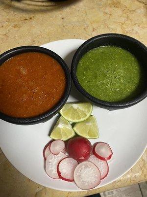 Salsa verde y roja