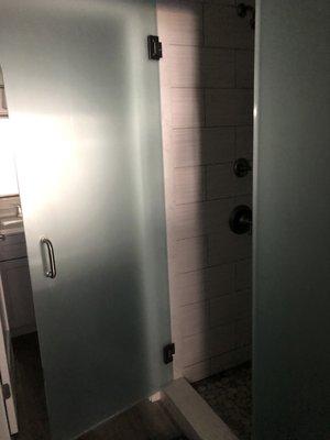 Glass shower door