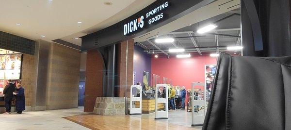 DICK'S Sporting Goods