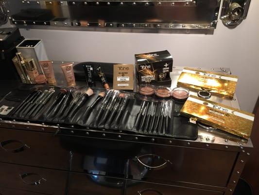 Goldenbeautysalon Hair&Makeup Our Makeup Line with24KaratGold