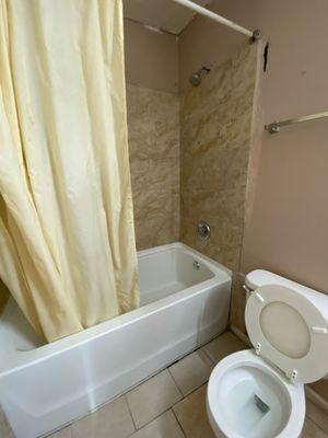 Bathroom/Bathtub