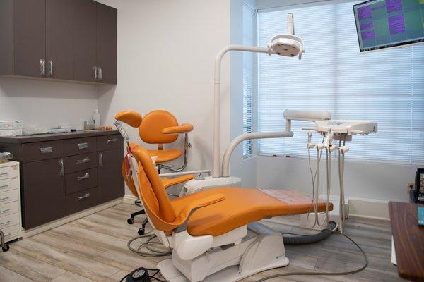 Our state of the art dental chairs with the latest up to date technology